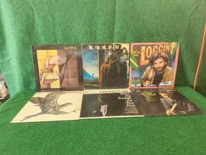 lot 267 image: Selection of 10 vintage vinyl records