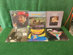 lot 281 image: Selection of 10 vintage vinyl records