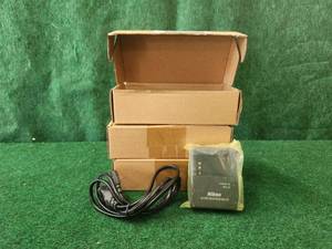 lot 290 image: Selection of 3 Nikon quick chargers - MH-23