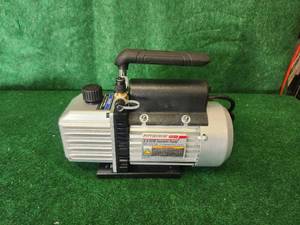 lot 1 image: Pittsburgh 2.2 CFM Vacuum Pump - works -