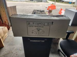 lot 184 image: E lighting ceiling mount 3 light  lights total of 6