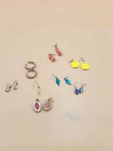 lot 75 image: Selection of Jewelry