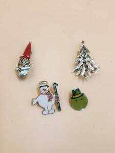 lot 105 image: Selection of Jewelry