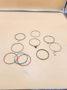 lot 18 image: Selection of Jewelry