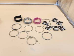 lot 33 image: Selection of Jewelry