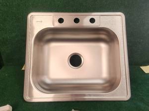 lot 180 image: Kingsford stainless steel single bowl sink - 22 x 25