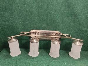 lot 232 image: Vanity bath light