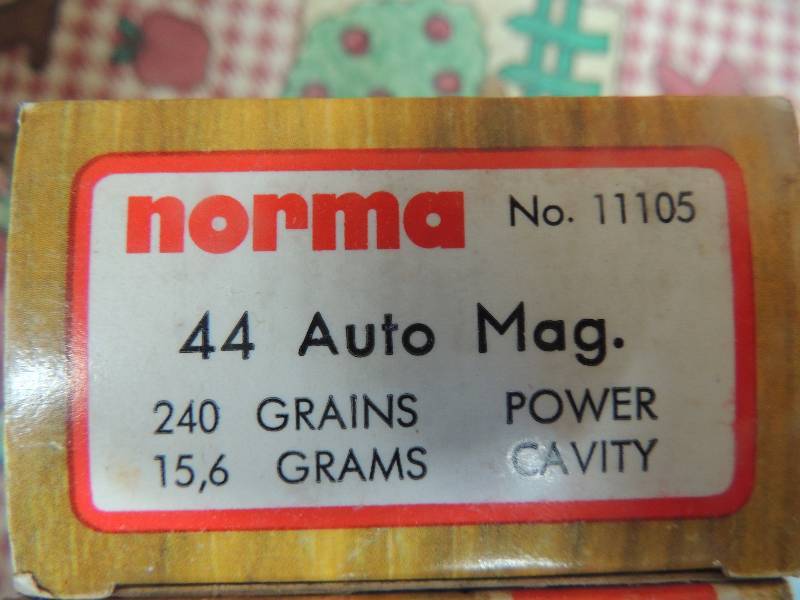 lot 1529 image: 44 auto mag. 240 gr (50 ct each x 2...