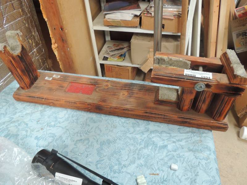 lot 1594 image: Rifle workbench...
