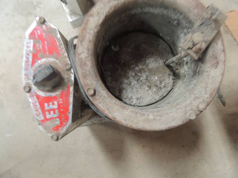 lot 1598 image: Lee pro 4-20 lead melter...