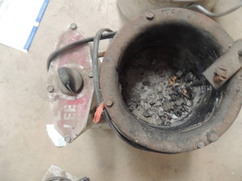 lot 1599 image: Lee pro 4-20 lead melter...