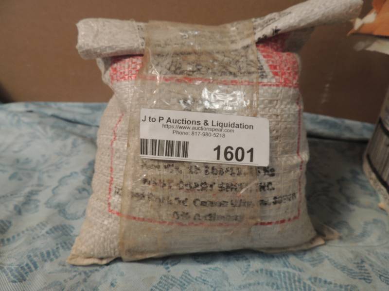 lot 1601 image: 10 lbs of buckshot (bag and sm tub)...