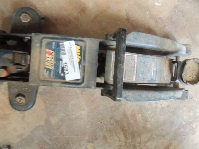 lot 1683 image: MVP 2 ton car jack...