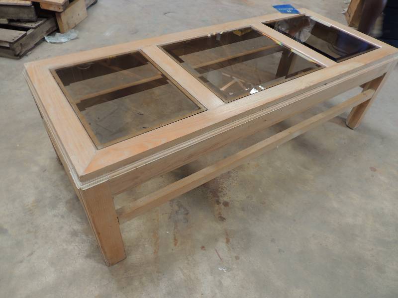 lot 1686 image: Hooker coffee table  with 3 glass i...