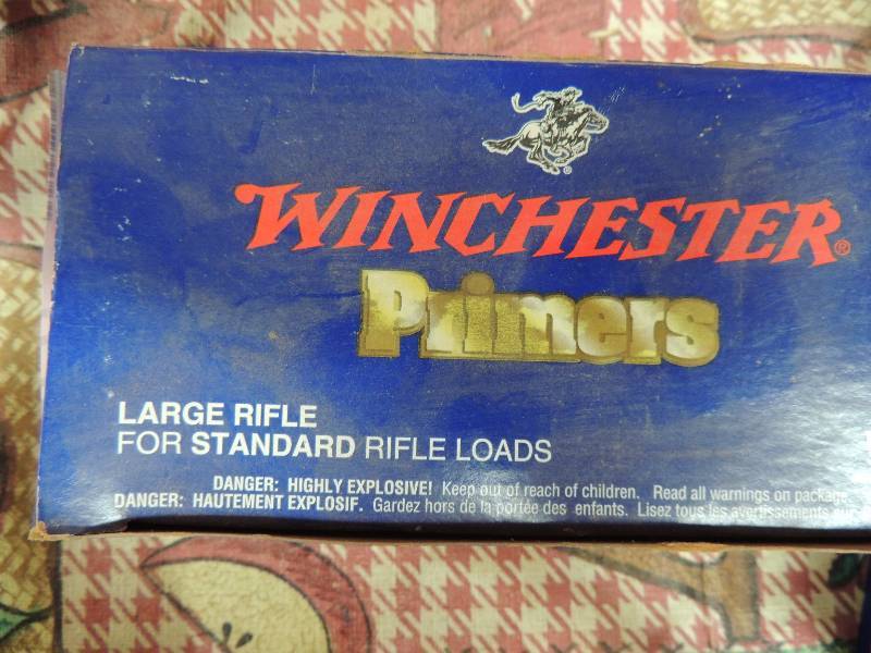 lot 1715 image: 8 pkg of primer for lg rifle...