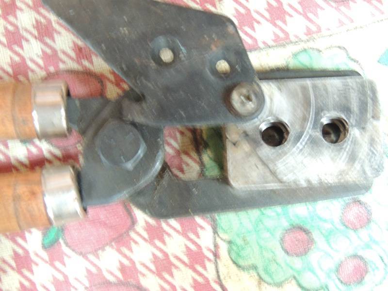 lot 1735 image: 40 S&W lead mold...