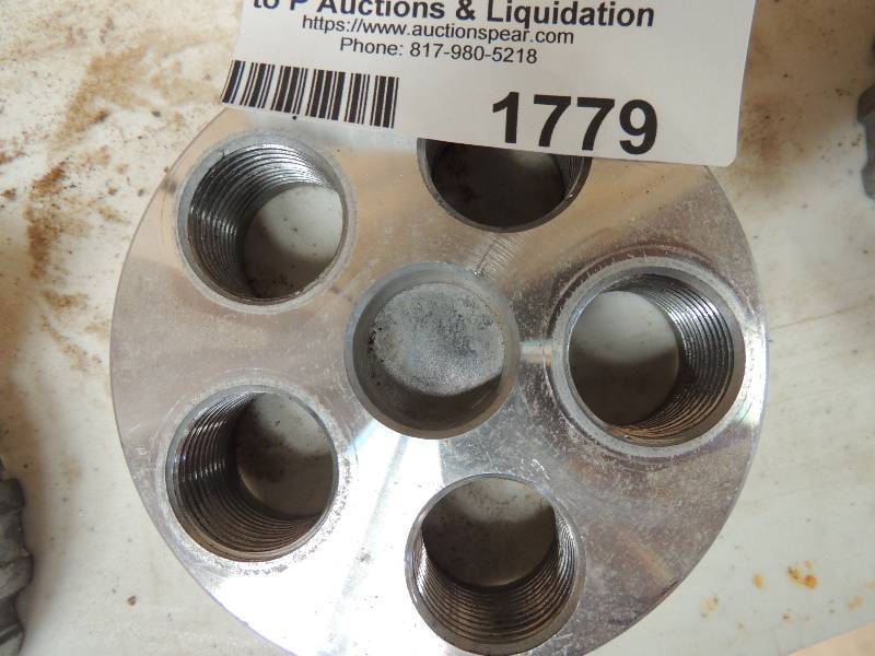 lot 1779 image: Reloading heads LEE...