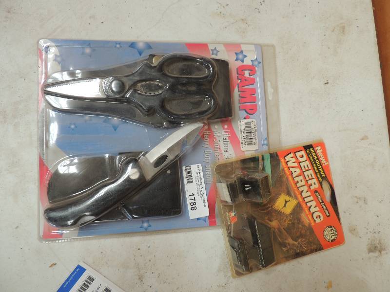 lot 1788 image: Hunters combo pack knife and scisso...