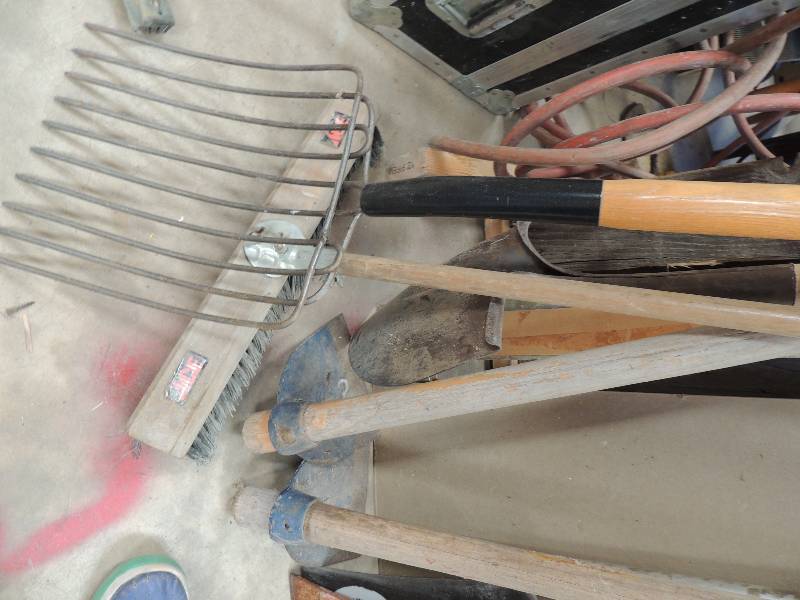 lot 1791 image: Pitchfork, shovel and hoe...