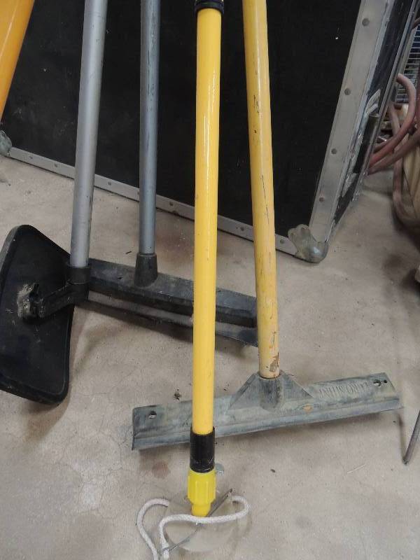lot 1792 image: floor squeege and light bulb change...