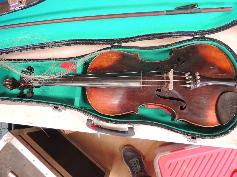 lot 1857 image: FIDDLE  with Bow IN CASE ...