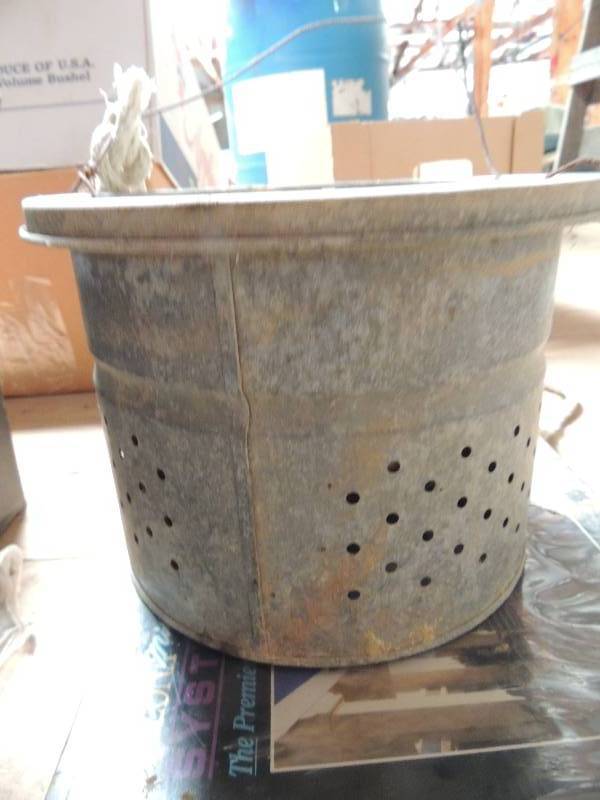 lot 682 image: Top of a minnow bucket and an outsi...