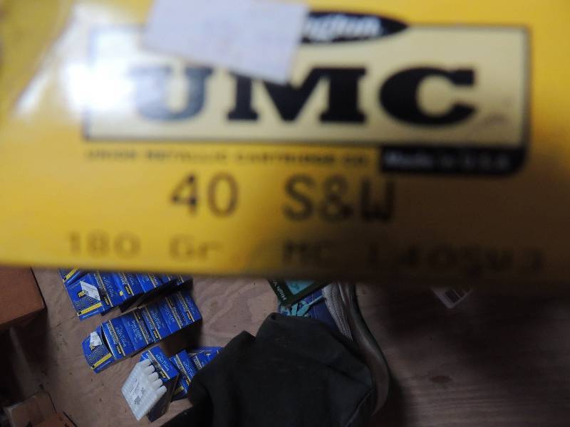 lot 675 image: Remington UMC  40 Cal SW Flat Head,...