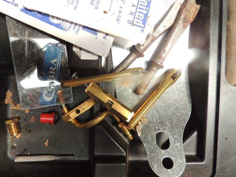 lot 724 image: Chizzle tips and welding tips...