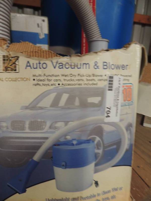 lot 704 image: Auto Vaccum and blower...