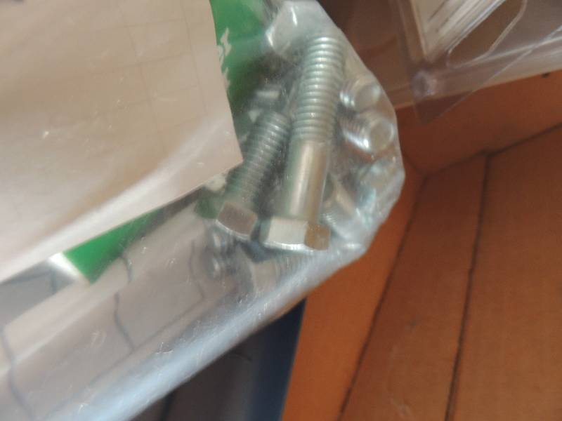 lot 762 image: 716 bolts, nuts, grinding wheels, ...