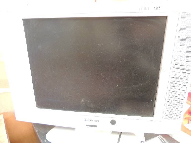 lot 1871 image: Emerson 20 digital  TV with built ...