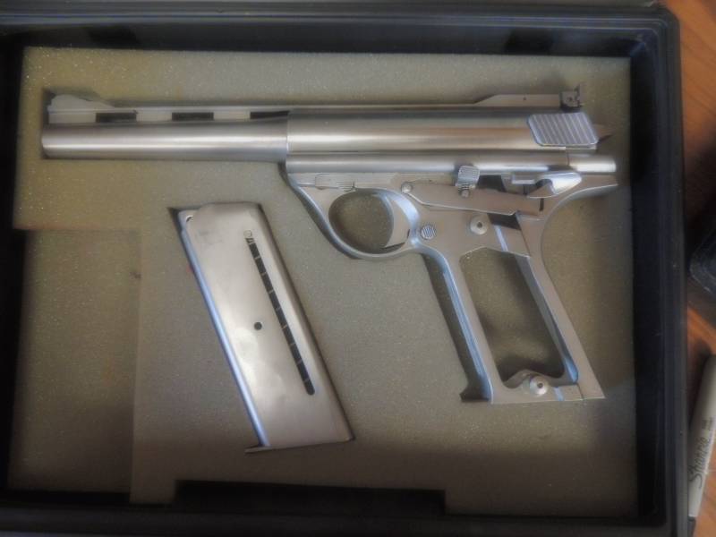 lot 1560 image: 44 Auto MAG, with clip  in case AO3720