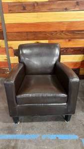 lot 22 image: Dark Brown Vinyl Deep Seat Lounge Arm Chair