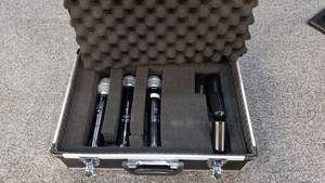 lot 46 image: Case of Shure Wireless Microphones (SLX2 w Beta58 & Beta58A, Beta87A)