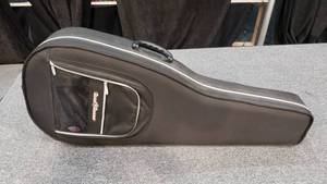 lot 94 image: Road Runner Acoustic Guitar Case