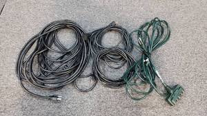 lot 102 image: Lot of 4 Extension Cords 1  50 & 3  25