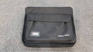 lot 131 image: Gator Cases Pedal Tote Gig Bag