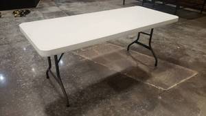 lot 173 image: Lifetime 6 Folding Legs Banquet Table