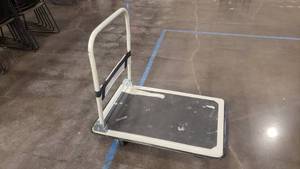 lot 185 image: Collapsible Utility Cart
