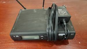 lot 211 image: Shure ULXS4 Standard Diversity Receiver