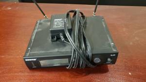 lot 213 image: Shure SLX4 Diversity Receiver