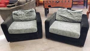 lot 247 image: Pair of Retro Style Sleeper Chairs.  Pads Fold Out to Be a sleeper.
