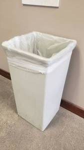 lot 271 image: Grey 23 Gallon Trash Can