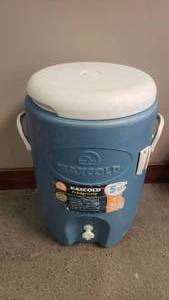 lot 275 image: Igloo Maxcold 5 Gallon Water Jug
