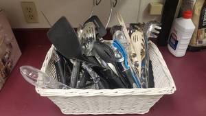 lot 293 image: Lot of Misc Kitchen Utensils.  Tongs, Ladles, Spatulas & More