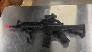 lot 326 image: Replica AR-15 Airsoft Gun