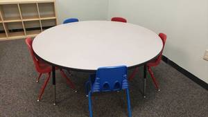 lot 360 image: Round Adjustable Height Classroom Table.  60 Wide w 5 Chairs
