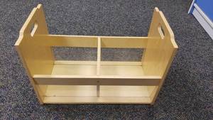 lot 376 image: Guidecraft Wooden Toy Bin