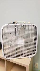 lot 398 image: Lasko Box Fan
