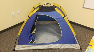 lot 405 image: Childrens ActivityPlay Tent